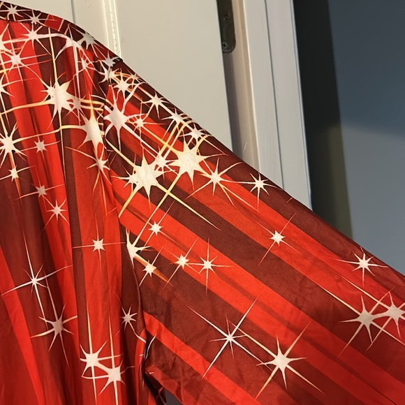 NWOT,size 1X, red&white pattern,long sleeves Duster,Stars featured on shoulders - Picture 5 of 8